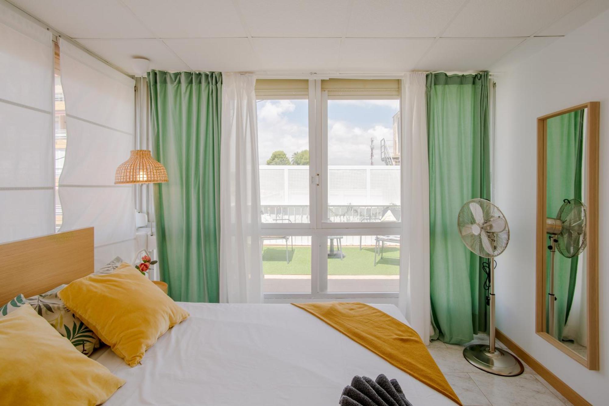 Atico Frente Al Mar 2 Terrazas Barbacoa Y Parking Sujeto A Disponibilidad Apartment El Campello Luaran gambar