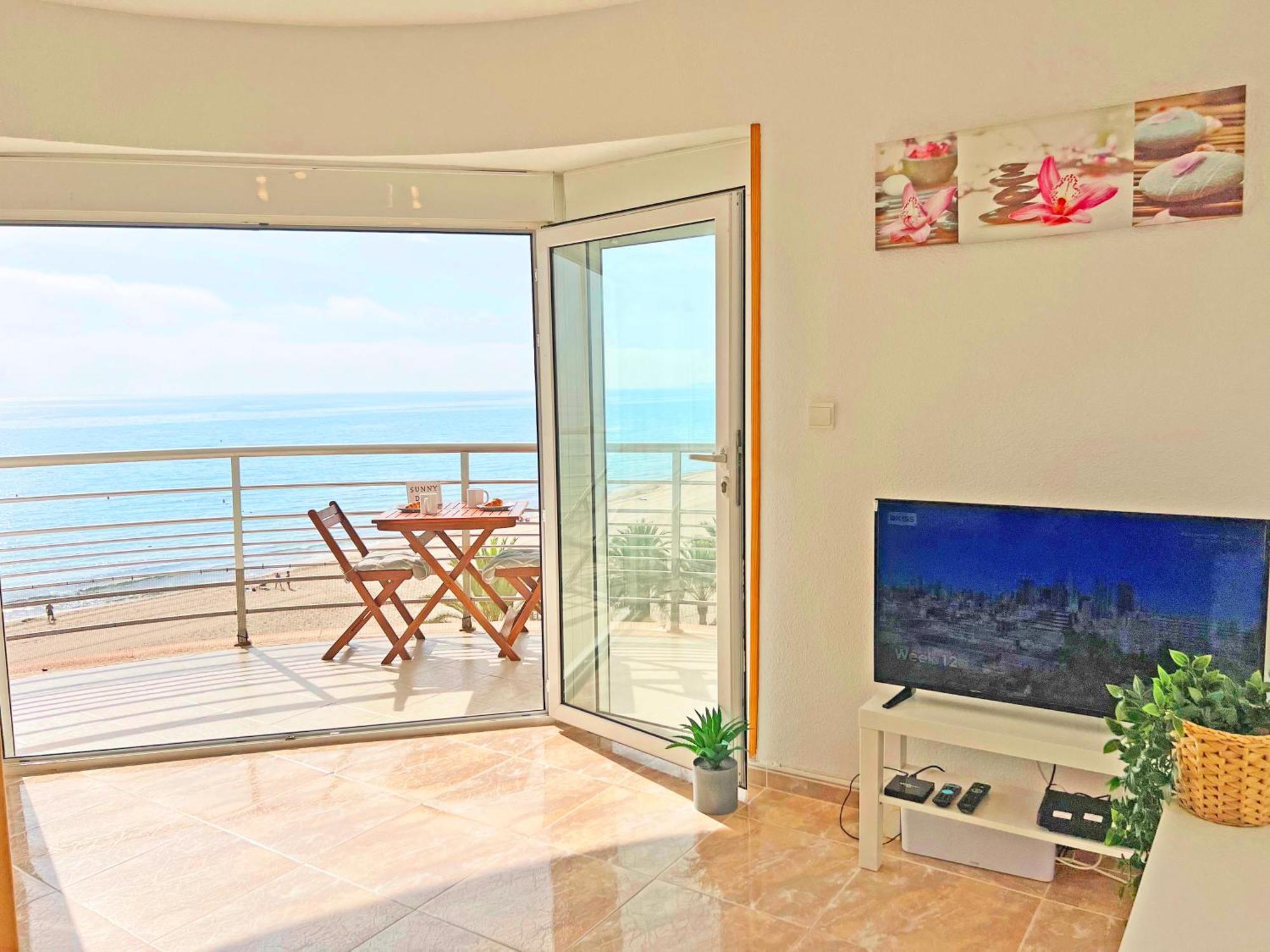 Atico Frente Al Mar 2 Terrazas Barbacoa Y Parking Sujeto A Disponibilidad Apartment El Campello Luaran gambar
