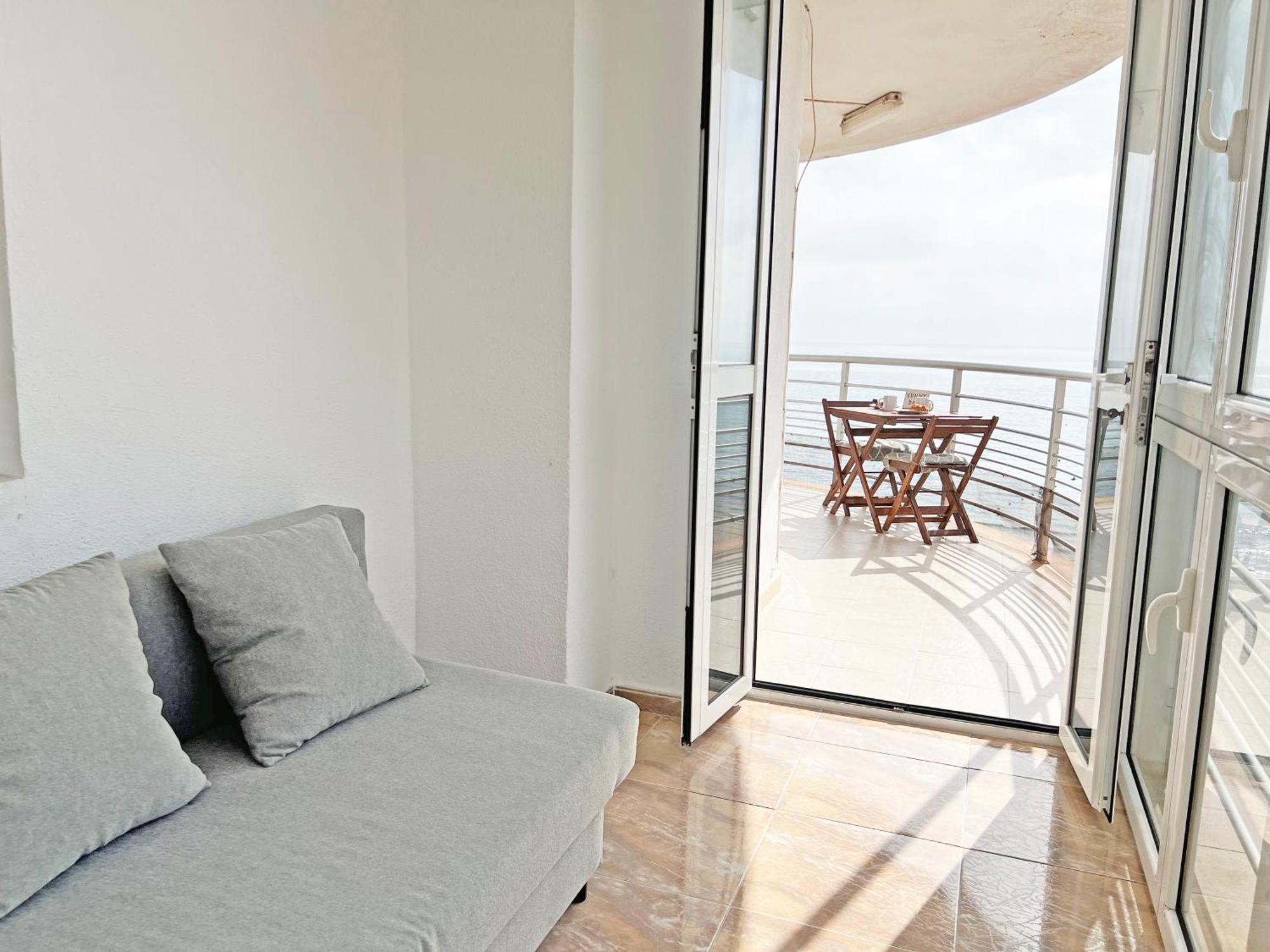 Atico Frente Al Mar 2 Terrazas Barbacoa Y Parking Sujeto A Disponibilidad Apartment El Campello Luaran gambar
