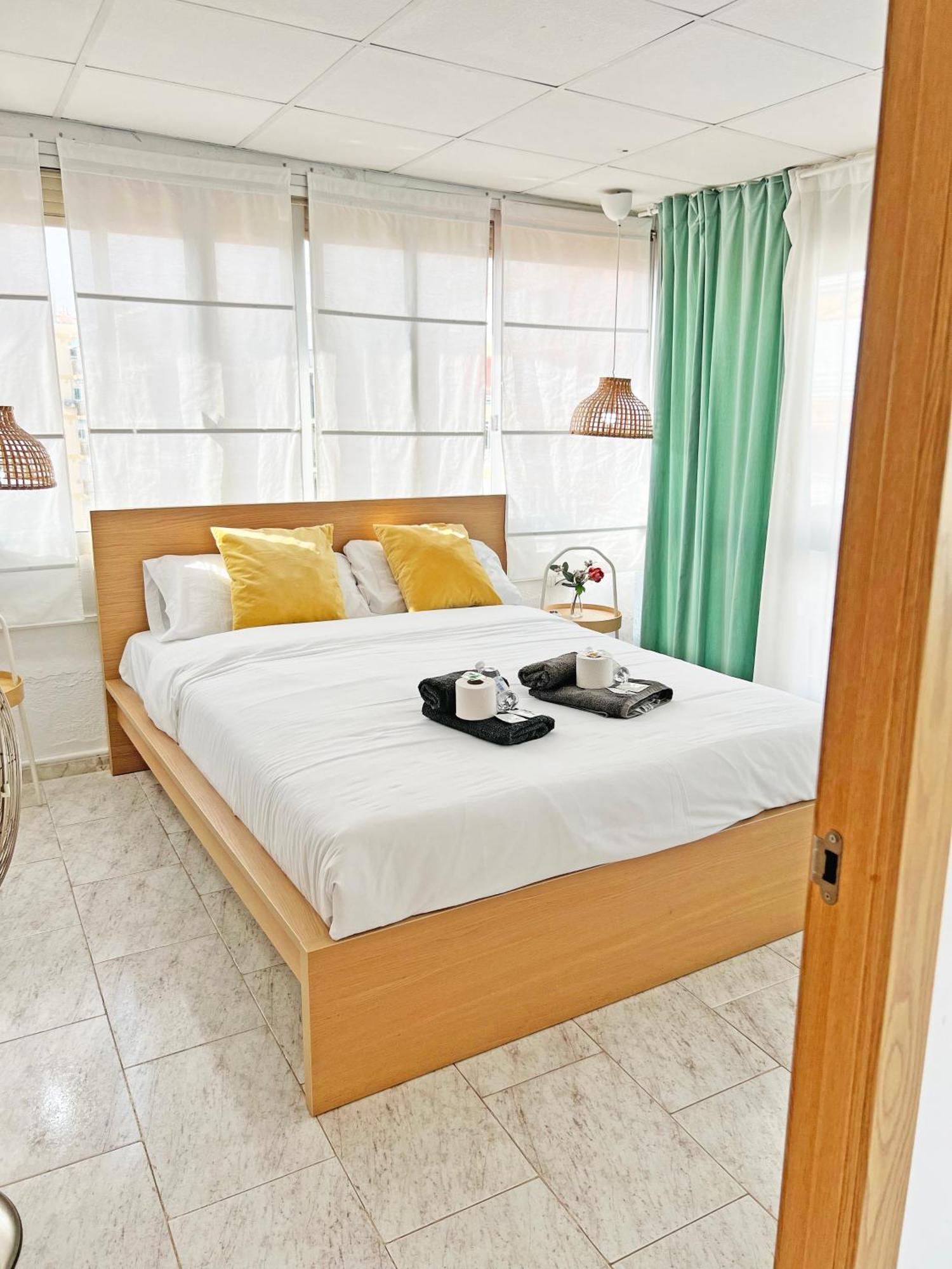 Atico Frente Al Mar 2 Terrazas Barbacoa Y Parking Sujeto A Disponibilidad Apartment El Campello Luaran gambar