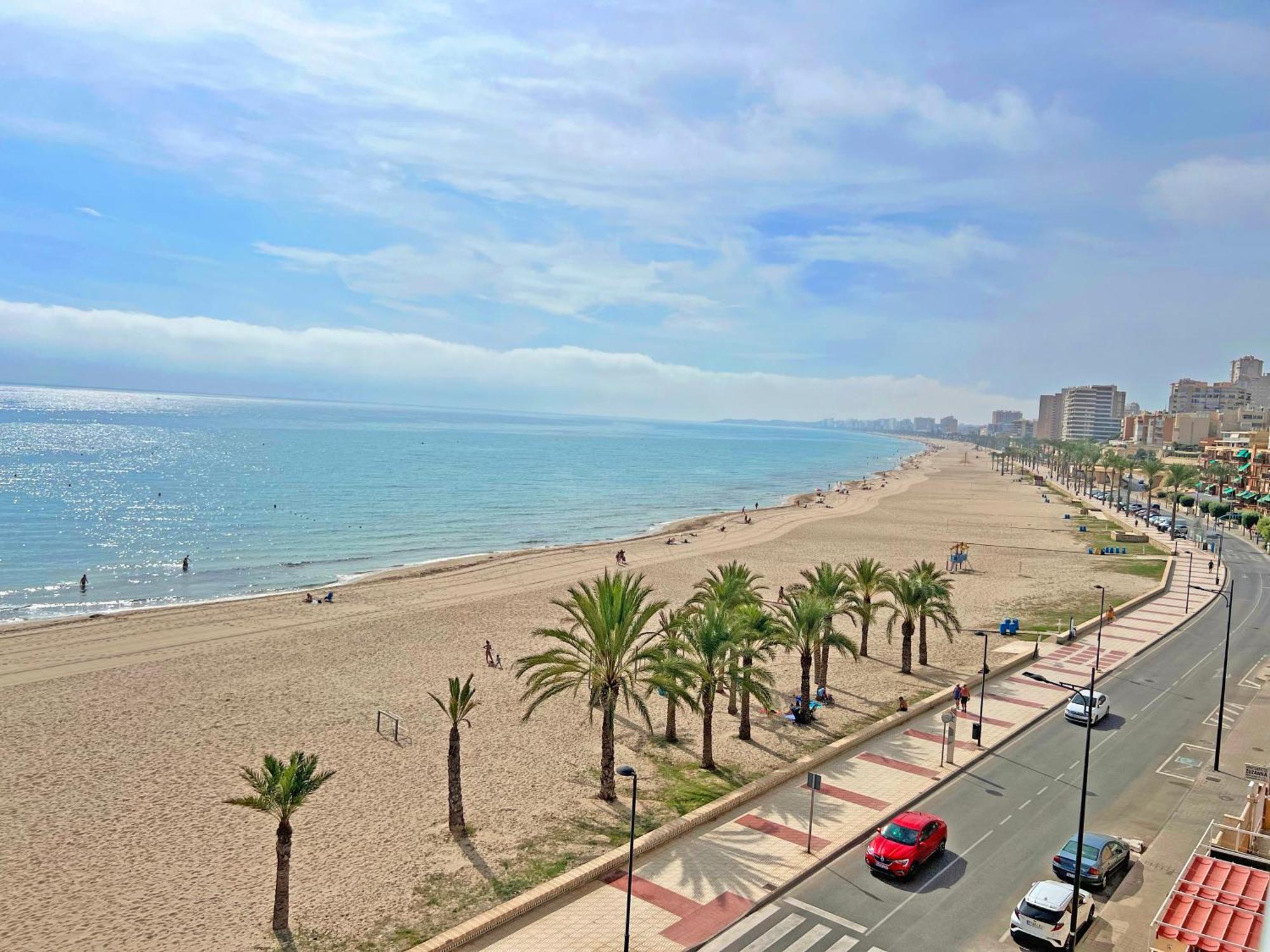 Atico Frente Al Mar 2 Terrazas Barbacoa Y Parking Sujeto A Disponibilidad Apartment El Campello Luaran gambar