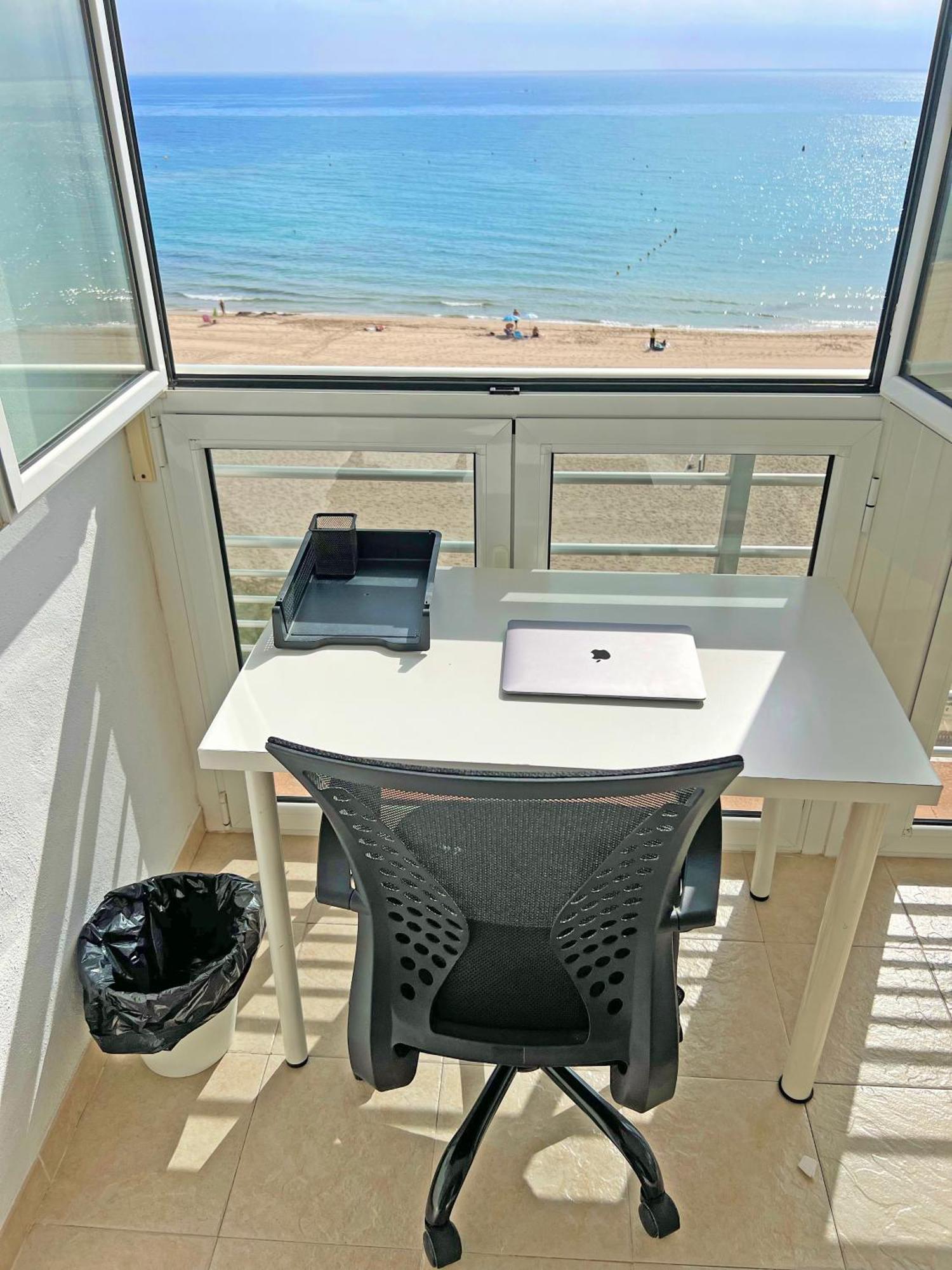 Atico Frente Al Mar 2 Terrazas Barbacoa Y Parking Sujeto A Disponibilidad Apartment El Campello Luaran gambar
