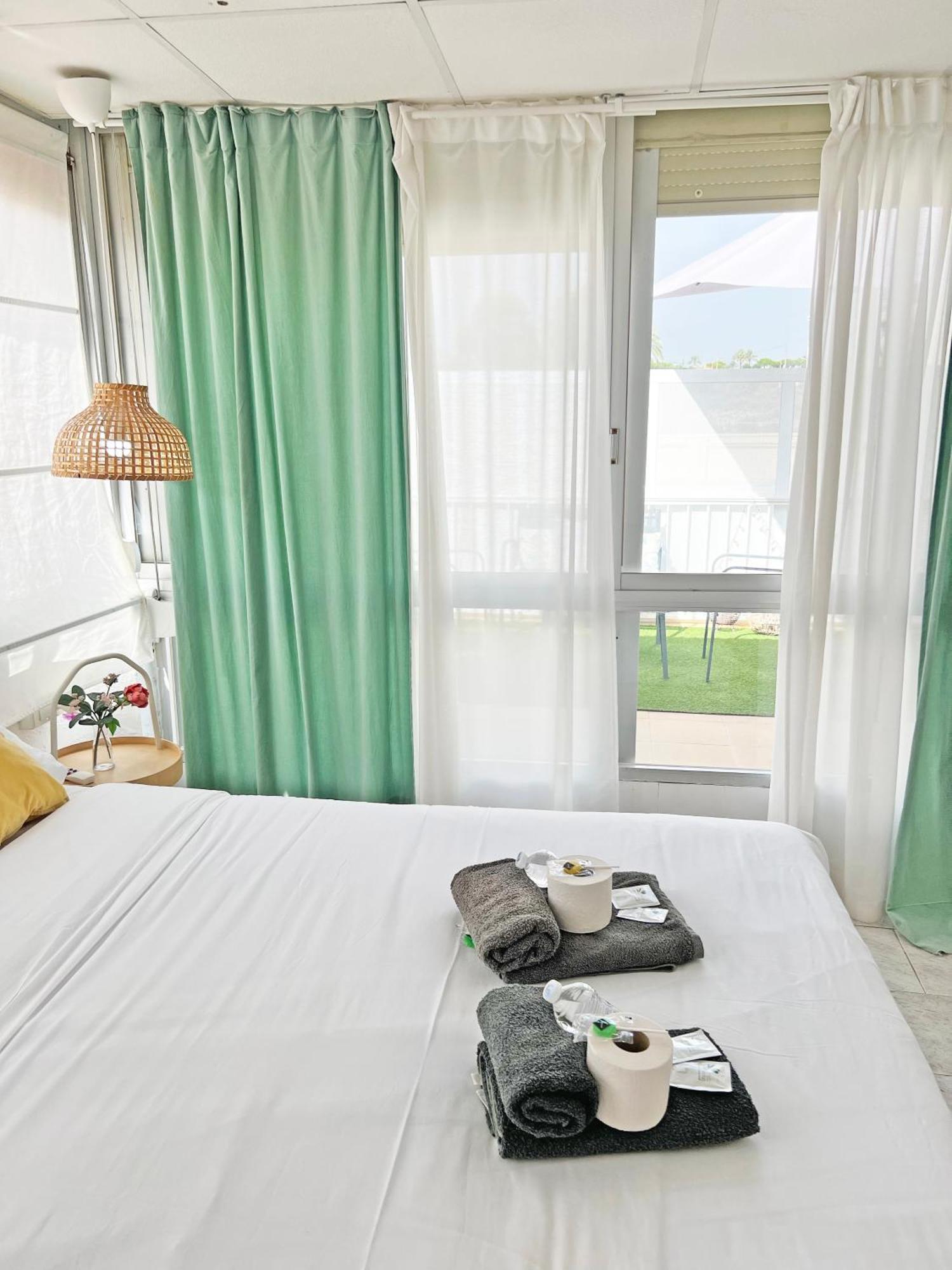 Atico Frente Al Mar 2 Terrazas Barbacoa Y Parking Sujeto A Disponibilidad Apartment El Campello Luaran gambar