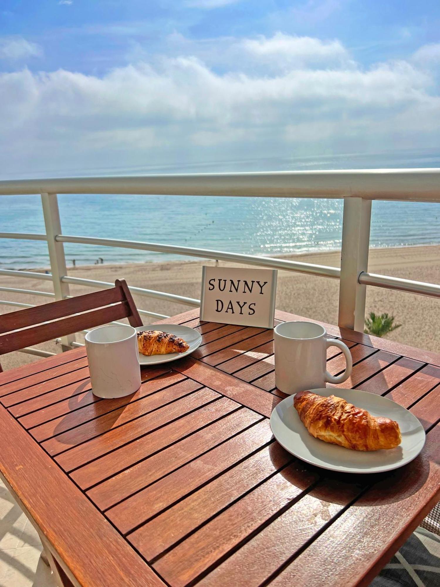 Atico Frente Al Mar 2 Terrazas Barbacoa Y Parking Sujeto A Disponibilidad Apartment El Campello Luaran gambar