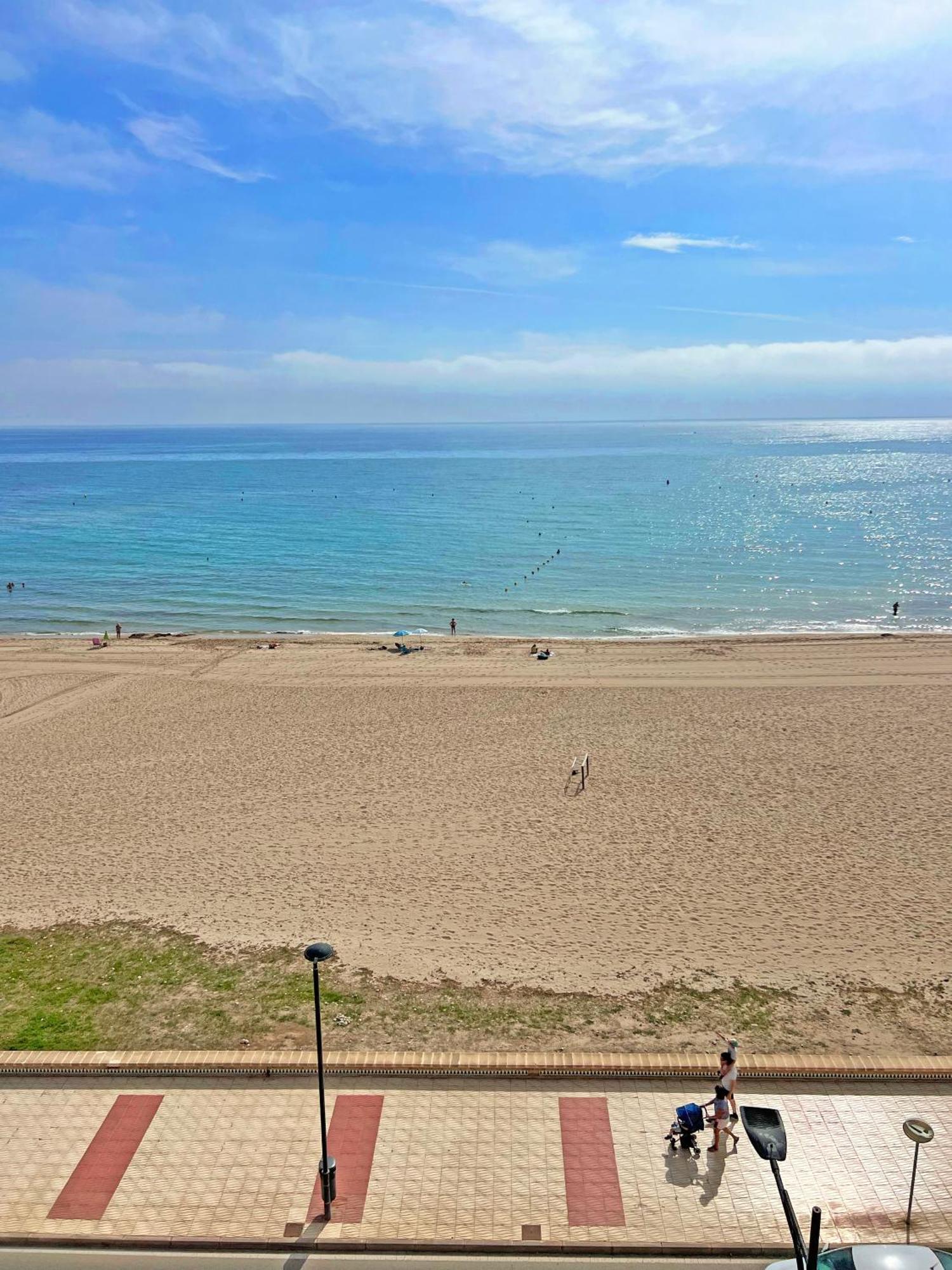 Atico Frente Al Mar 2 Terrazas Barbacoa Y Parking Sujeto A Disponibilidad Apartment El Campello Luaran gambar