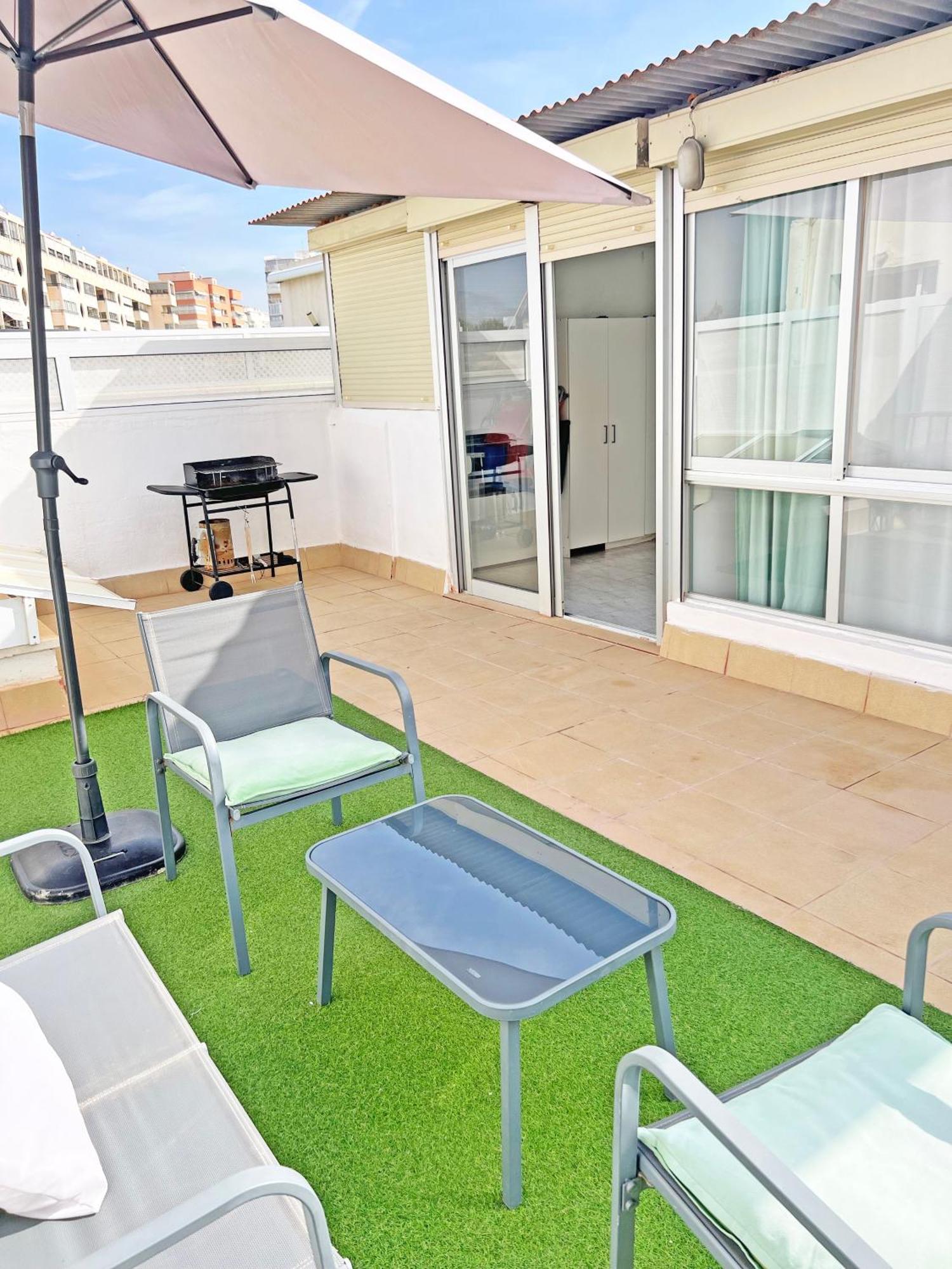 Atico Frente Al Mar 2 Terrazas Barbacoa Y Parking Sujeto A Disponibilidad Apartment El Campello Luaran gambar